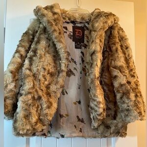 Dollhouse Retro Faux Fur Shrug Coat, M